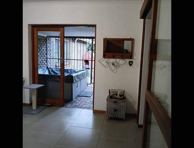 3 BEDROOM HOUSE FOR SALE IN NUWE UITSIG